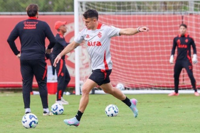 Após pouco mais de um mês longe dos gramados por lesão muscular na coxa esquerda, Borré provavelmente voltará a ser titular em primeira chance desde que finalizou tratamento - (crédito: Foto: Ricardo Duarte / Internacional) Após pouco mais de um mês longe dos gramados por lesão muscular na coxa esquerda, Borré provavelmente voltará a ser titular em primeira chance desde que finalizou tratamento - (crédito: Foto: Ricardo Duarte / Internacional)