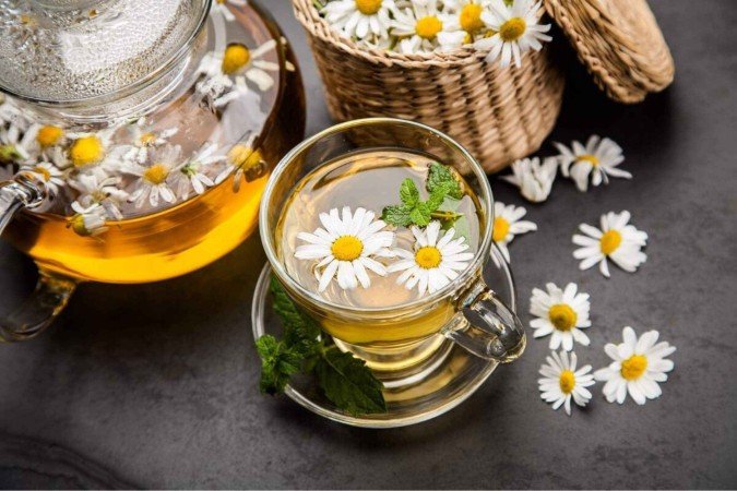 Chá de camomila com hortelã (Imagem: George Dolgikh | Shutterstock) - (crédito: EdiCase) Chá de camomila com hortelã (Imagem: George Dolgikh | Shutterstock) - (crédito: EdiCase)