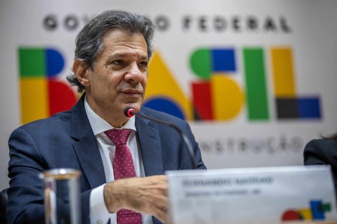 O ministro da Fazenda, Fernando Haddad, disse que o governo vai decidir até o fim da semana como compensar o recuo na alta das alíquotas do IOF - (crédito: Diogo Zacarias/Fazenda) O ministro da Fazenda, Fernando Haddad, disse que o governo vai decidir até o fim da semana como compensar o recuo na alta das alíquotas do IOF - (crédito: Diogo Zacarias/Fazenda)