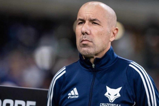 Leonardo Jardim deve poupar titulares para duelo contra o Palmeiras - (crédito: Foto: Gustavo Aleixo/Cruzeiro) Leonardo Jardim deve poupar titulares para duelo contra o Palmeiras - (crédito: Foto: Gustavo Aleixo/Cruzeiro)
