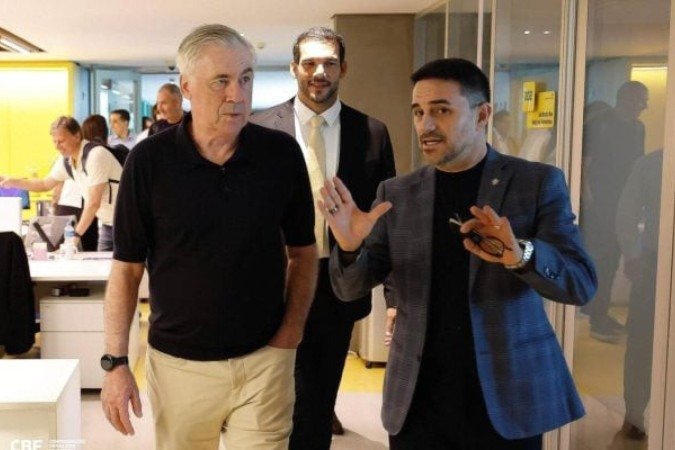 Rodrigo Caetano ao lado de Carlo Ancelotti, na sede da CBF - (crédito: Foto: Rafael Ribeiro/CBF) Rodrigo Caetano ao lado de Carlo Ancelotti, na sede da CBF - (crédito: Foto: Rafael Ribeiro/CBF)