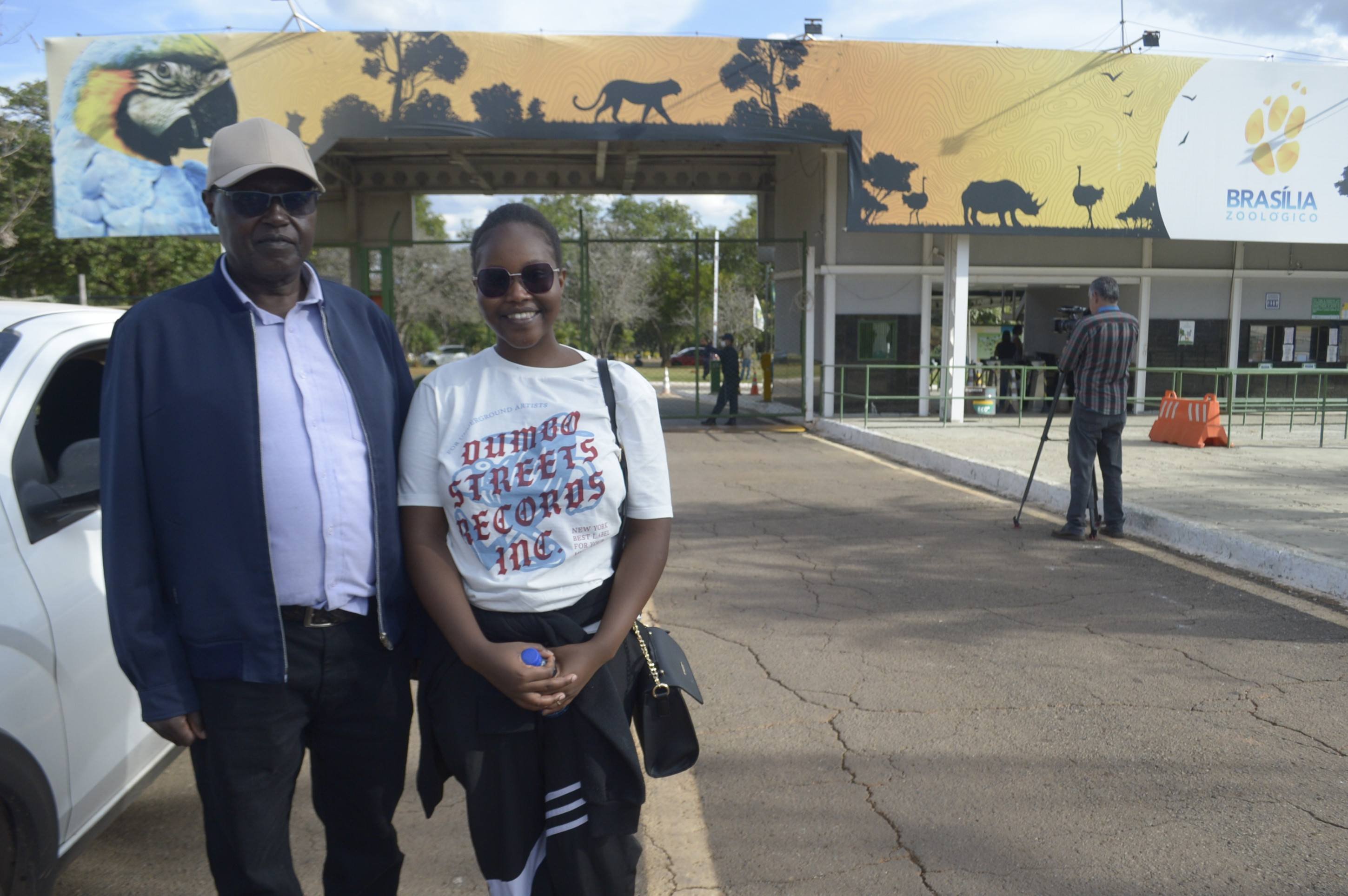 Os quenianos Joan e Paul Kirui se surpreenderam com o fechamento do zoológico