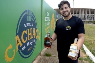 João Chaves é curador do evento e produtor da cachaça Remedin -  (crédito:  Marcelo Ferreira/CB/D.A Press)