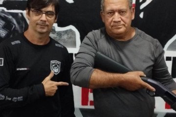 Hedilerson Fialho, dono da arma que matou Roberto Zampieri, e Antonio Gomes, matador -  (crédito: Redes sociais)