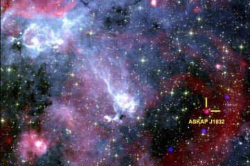 Imagem do céu mostra região ao redor do objeto ASKAP J1832-0911 -  (crédito: Ziteng (Andy) Wang/ICRAR)