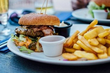 O Dia do Hambúrguer é celebrado em 28 de maio  -  (crédito: Pexels)