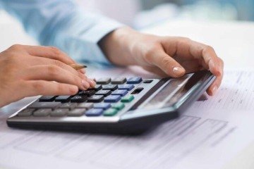Cálculos realizados com auxílio de calculadora - (crédito: Reprodução/Freepik) Cálculos realizados com auxílio de calculadora - (crédito: Reprodução/Freepik)