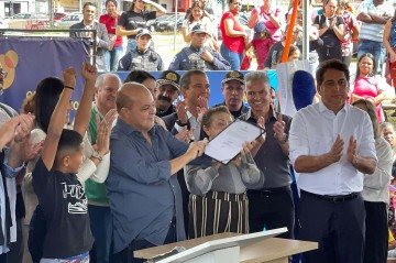 Celebração reuniu autoridades do governo, lideranças e beneficiados -  (crédito: Davi Cruz)