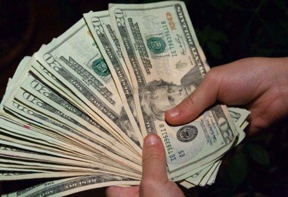 O dólar foi negociado a R$ 5,1950 na taxa de compra -  (crédito: Steven Depolo) -O dólar foi negociado a R$ 5,1950 na taxa de compra -  (crédito: Steven Depolo)
