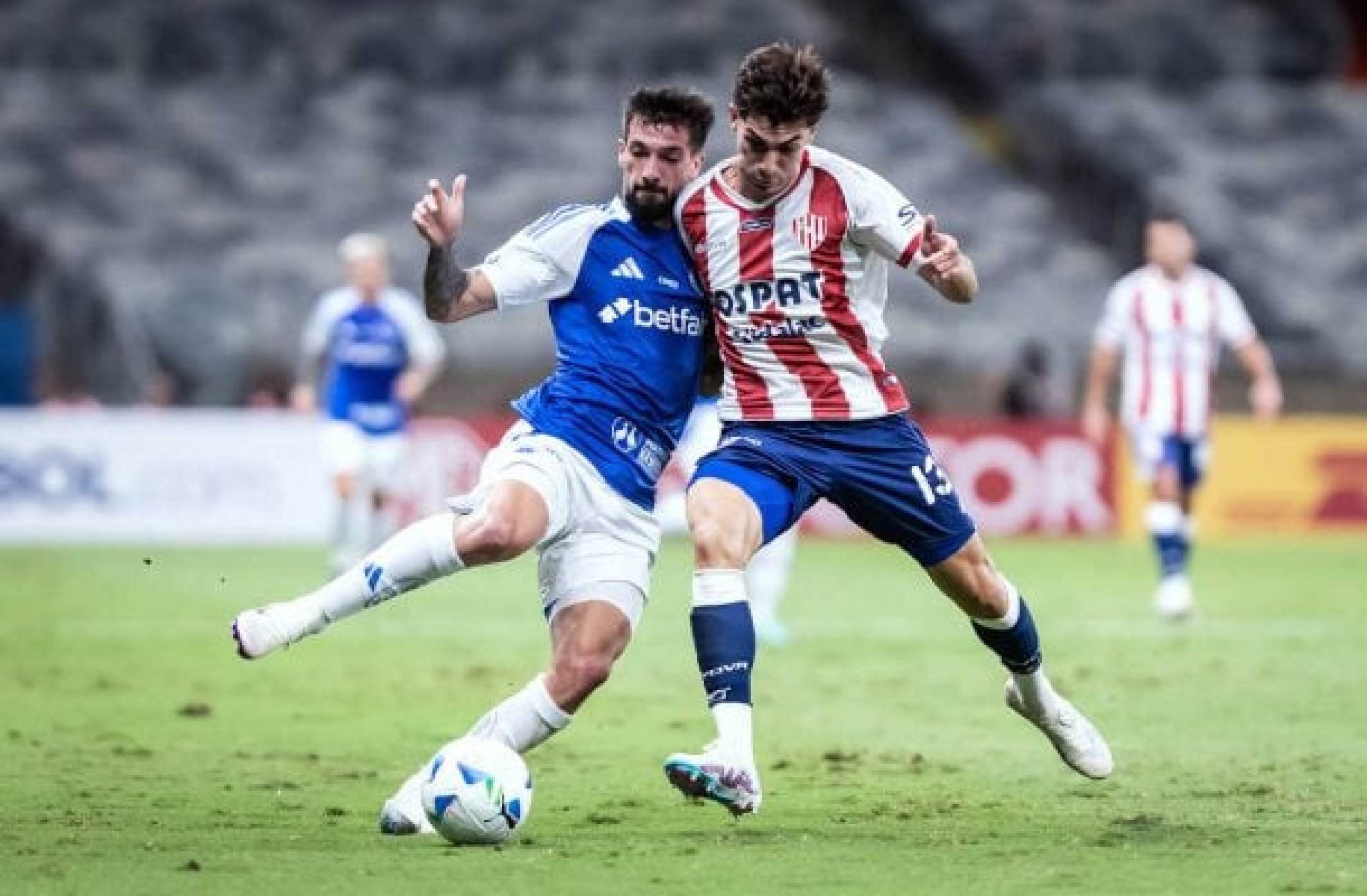 Cruzeiro empata sem gols em despedida melancólica na Sul-Americana