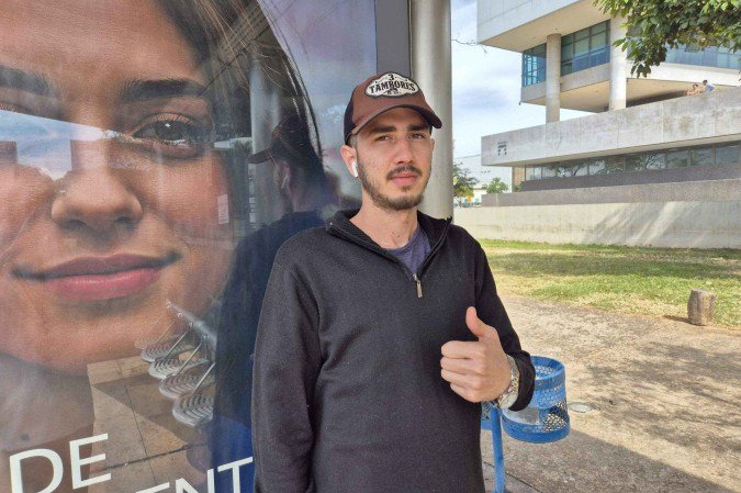 Thiago Henrique comentou que tem sentido mais frio nas últimas duas semanas e só sai de casaco