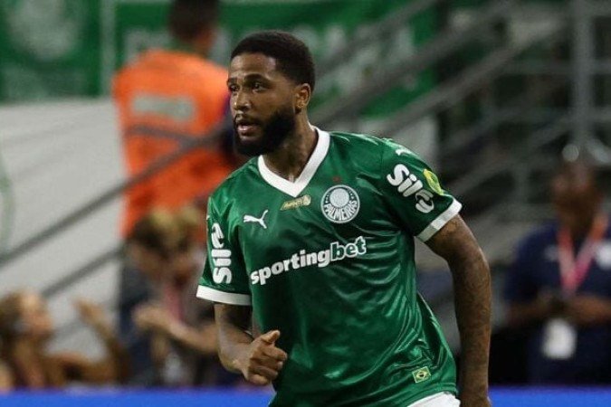 MICAEL - Assim como sue companheiro de defesa, teve uma atuação mais avançada, com um destaque nos passes e na criação das jogadas. Nota: 6 - Foto: Cesar Greco/Palmeiras