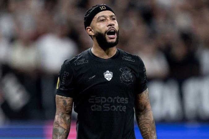 MEMPHIS DEPAY - Em seu retorno aos gramados, o holandês não apareceu tanto na partida e não conseguiu criar muitas oportunidades de gol. Nota: 4,5 - Foto: Rodrigo Coca/Agência Corinthians