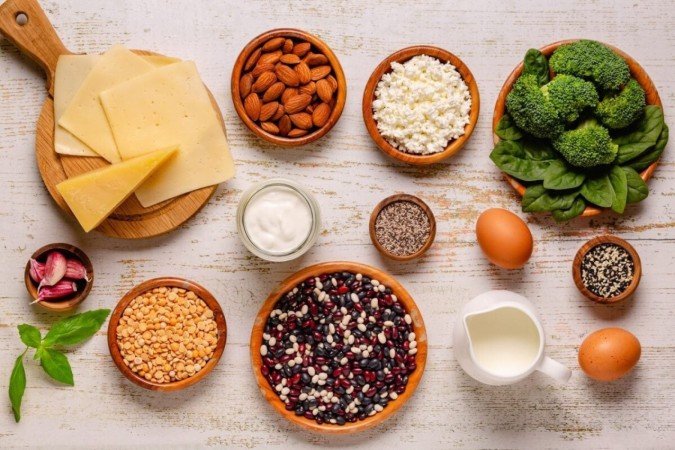 Manter uma alimentação equilibrada é essencial para a saúde feminina em todas as fases da vida (Imagem: Tatiana Bralnina | Shutterstock)
- (crédito: EdiCase) Manter uma alimentação equilibrada é essencial para a saúde feminina em todas as fases da vida (Imagem: Tatiana Bralnina | Shutterstock)
- (crédito: EdiCase)