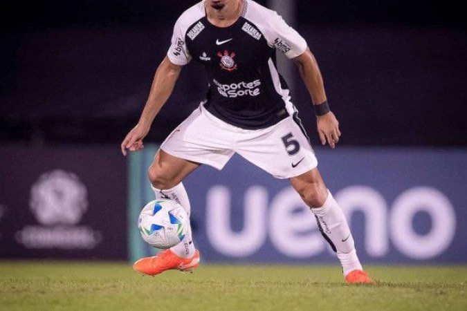 ANDRÉ RAMALHO - Por um lado, conseguiu se destacar na defesa, com uma boa saída de jogo e ter conseguido construir bem o jogo. Entretanto, perdeu muitos duelos e teve um destaque negativo na defesa. Nota: 5 - Foto: Rodrigo Coca/Agência Corinthians