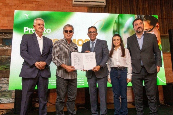 Líderes assinam projeto Bioinsumos do Brasil, para incentivar a exportação de produtos do setor.