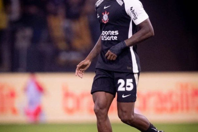 CACÁ - Mais um jogador que não conseguiu ter uma atuação segura na defesa. Pouco conseguiu ajudar na defesa e não conseguiu contribuir muito na marcação. Nota: 4,5 - Foto: Rodrigo Coca/Agência Corinthians