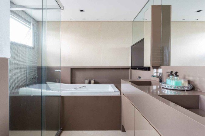 É possível transformar o banheiro em um ambiente prático e inspirador (Projeto: Dantas & os Arquitetura | Imagem: Maura Mello) - (crédito: EdiCase) É possível transformar o banheiro em um ambiente prático e inspirador (Projeto: Dantas & os Arquitetura | Imagem: Maura Mello) - (crédito: EdiCase)