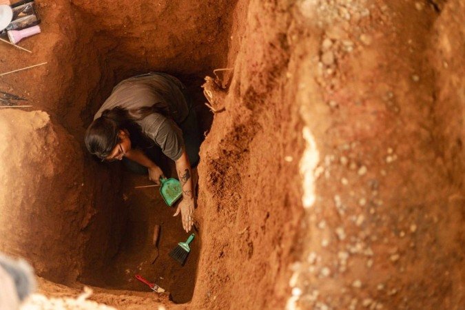 Arqueólogos localizaram as primeiras ossadas, incluindo ossos largos e dentes - (crédito: Divulgação/Victoria Nasck) Arqueólogos localizaram as primeiras ossadas, incluindo ossos largos e dentes - (crédito: Divulgação/Victoria Nasck)