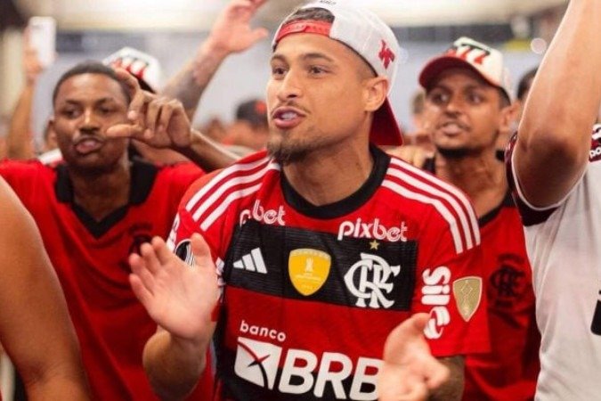 João Gomes no meio dos torcedores no Maracanã - (crédito: Foto: Divulgação / Flamengo) João Gomes no meio dos torcedores no Maracanã - (crédito: Foto: Divulgação / Flamengo)
