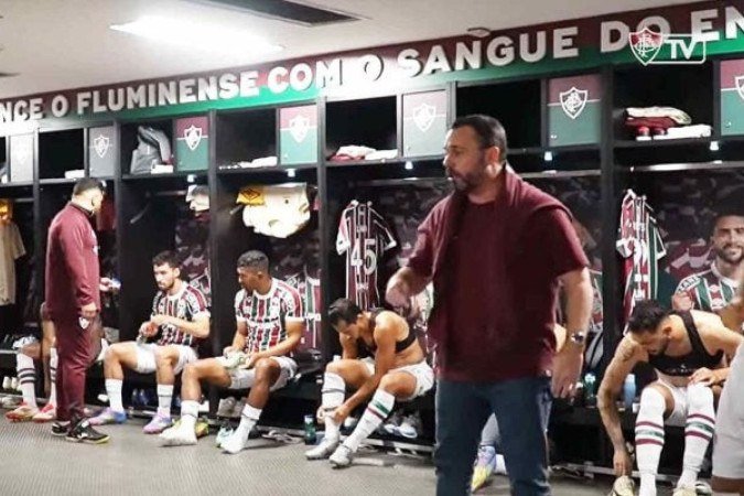 Mário Bittencourt no vestiário do Fluminense após a vitória, de virada, sobre o Vasco - (crédito: Foto: Reprodução/FluTV) Mário Bittencourt no vestiário do Fluminense após a vitória, de virada, sobre o Vasco - (crédito: Foto: Reprodução/FluTV)