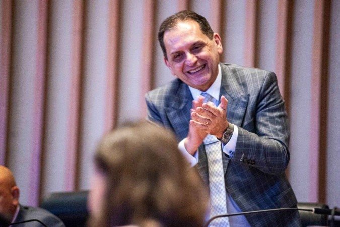 Ministro Reynaldo Soares da Fonseca recebe título de cidadão honorário de Brasília na Câmara Legislativa -  (crédito: Divulgação/: Ângelo Pignaton/ Agência CLDF)