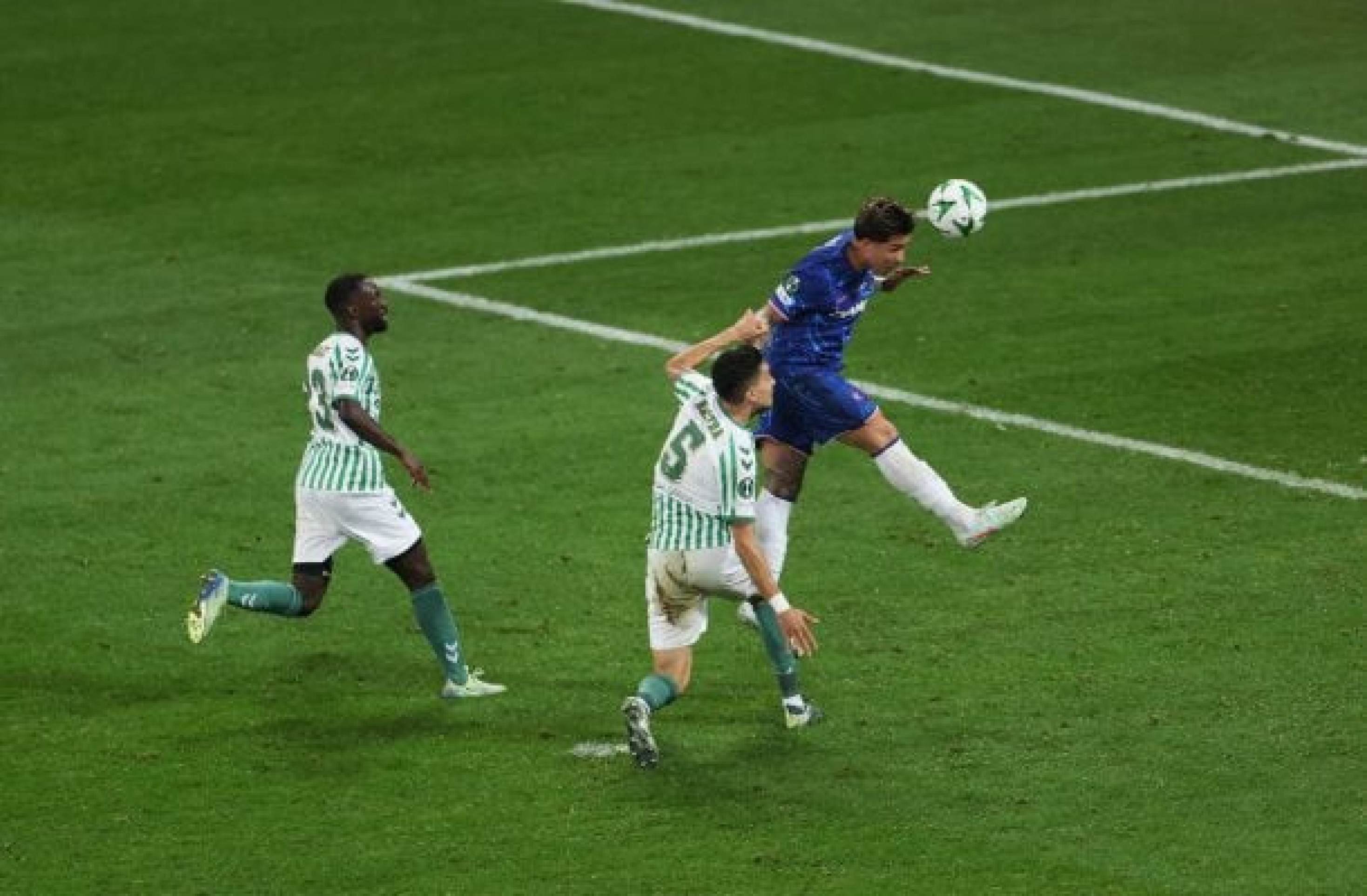 Chelsea vence Betis de virada e é o campeão da Liga Conferência