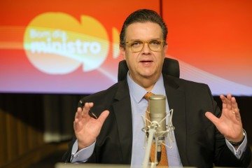 O ministro da Previdência Social, Wolney Queiroz, garante que o ressarcimento chegará a todos os beneficiários roubados até 31 de dezembro -  (crédito: Rodrigues-Pozzebom/Agência Brasil)