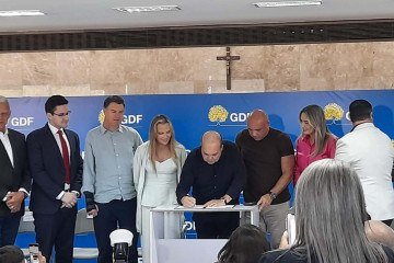 O programa ofereceu auxílio de R$ 15 mil reais para compra de materiais básicos de construção civil -  (crédito: Letícia Mouhamad )