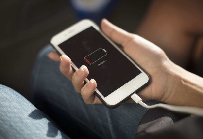 Ao invés de descartados, celulares antigos podem funcionar de forma sustentável  -  (crédito: Freepik)