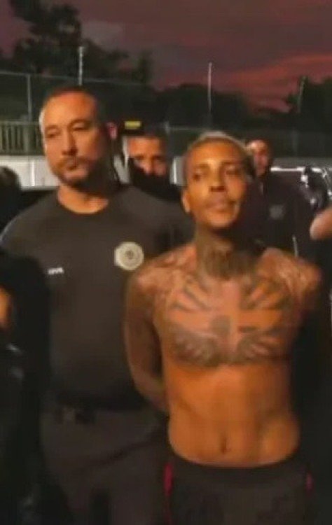 Polícia diz que Poze do Rodo faz apologia ao tráfico e à facção nos shows -  (crédito: Reprodução/Polícia Civil do RJ)