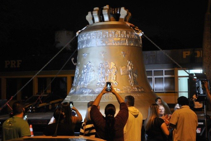 Sino Vox Patris chega a Trindade (GO) - (crédito: Minervino Júnior/CB/D.A Press ) Sino Vox Patris chega a Trindade (GO) - (crédito: Minervino Júnior/CB/D.A Press )