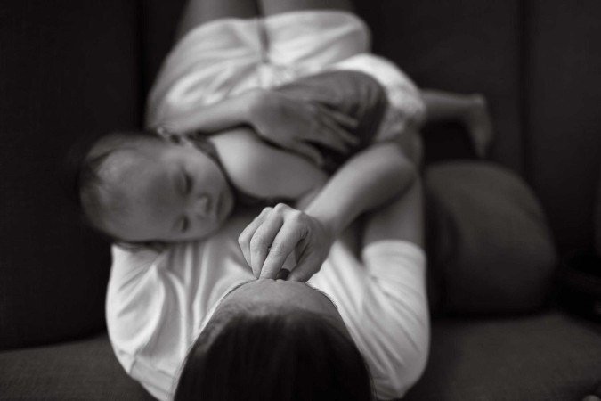 O nascimento de um filho pode, para muitas mulheres, representar o início de um período de sofrimento psíquico profundo, frequentemente vivido em silêncio e interpretado como falha pessoal, apontam especialistas - (crédito: Getty Images) O nascimento de um filho pode, para muitas mulheres, representar o início de um período de sofrimento psíquico profundo, frequentemente vivido em silêncio e interpretado como falha pessoal, apontam especialistas - (crédito: Getty Images)