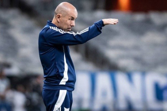 Leonardo Jardim lamentou a eliminação do Cruzeiro na fase de grupos da Sul-Americana - (crédito: - Foto: Gustavo Aleixo/Cruzeiro) Leonardo Jardim lamentou a eliminação do Cruzeiro na fase de grupos da Sul-Americana - (crédito: - Foto: Gustavo Aleixo/Cruzeiro)