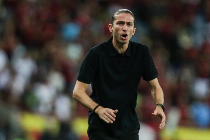 Técnico do Flamengo à beira do gramado do Maracanã - (crédito: Foto: Gilvan de Souza/Flamengo) Técnico do Flamengo à beira do gramado do Maracanã - (crédito: Foto: Gilvan de Souza/Flamengo)