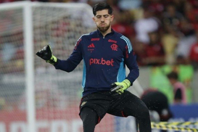 ROSSI - Nenhum trabalho no primeiro tempo. Mas apareceu bem na reta final e fez a defesa do jogo nos acréscimos, salvando a classificação do Flamengo às oitavas. Se empatasse estaria eliminado NOTA 7,0. Foto: Divulgação / Deportivo Táchira