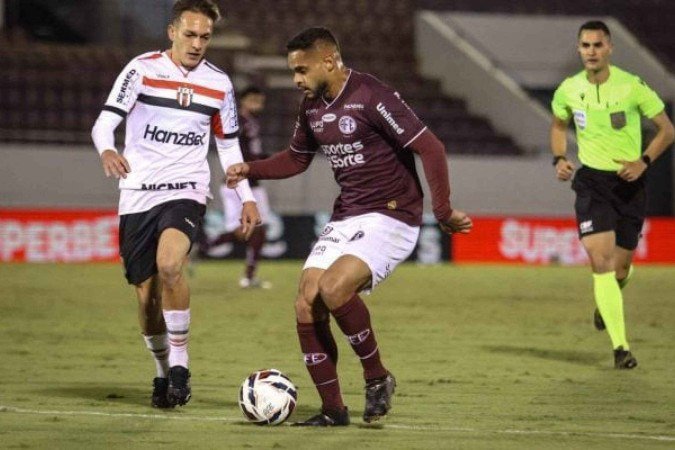 Ferroviária e Botafogo mediram forças na noite desta quinta (29), em Araraquara - (crédito: Foto: Luis Miguel Ferreira / Ferroviária SAF ) Ferroviária e Botafogo mediram forças na noite desta quinta (29), em Araraquara - (crédito: Foto: Luis Miguel Ferreira / Ferroviária SAF )