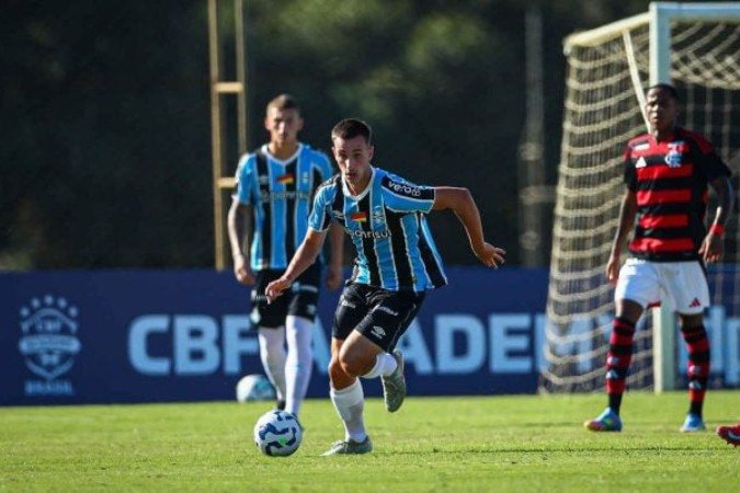 Bernardo Zortéa é uma das principais promessas das categorias de base do Grêmio - (crédito: Foto: Angelo Pieretti / Grêmio FBPA) Bernardo Zortéa é uma das principais promessas das categorias de base do Grêmio - (crédito: Foto: Angelo Pieretti / Grêmio FBPA)