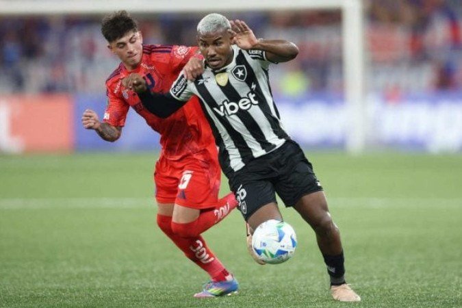 Cuiabano em ação pelo Botafogo no triunfo por 1 a 0 sobre a Universidad de Chile - (crédito: Foto: Vitor Silva/Botafogo) Cuiabano em ação pelo Botafogo no triunfo por 1 a 0 sobre a Universidad de Chile - (crédito: Foto: Vitor Silva/Botafogo)