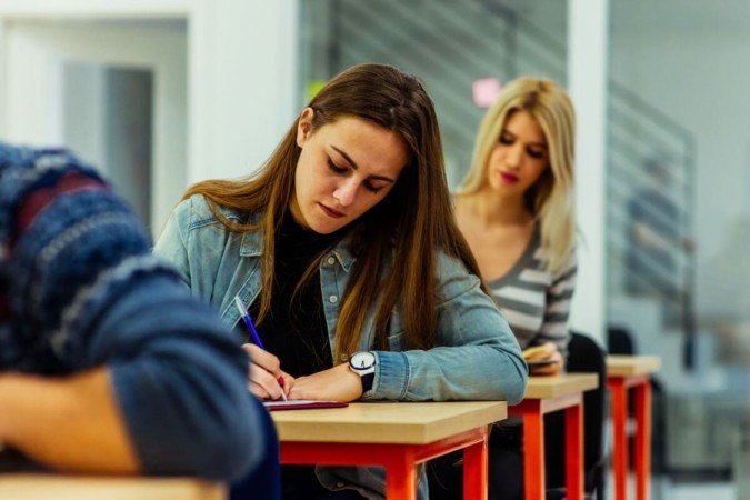 A nota do Enem pode ser utilizada de diversas maneiras para ar o ensino superior (Imagem: Gorgev | Shutterstock) - (crédito: EdiCase) A nota do Enem pode ser utilizada de diversas maneiras para ar o ensino superior (Imagem: Gorgev | Shutterstock) - (crédito: EdiCase)