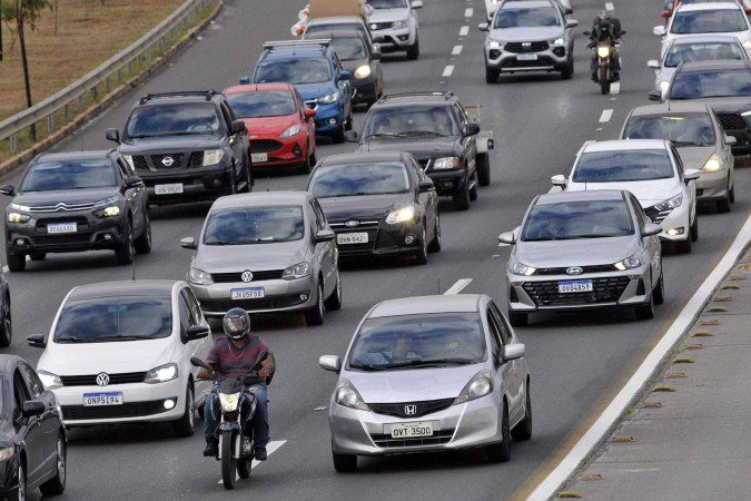  29/05/2025. Crédito: Minervino Júnior/CB/D.A Press. Brasil.  Brasilia - DF. Projeto para a criação da faixa azul faixa exclusiva para Motociclistas.