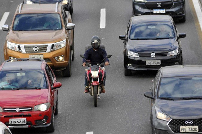  29/05/2025. Crédito: Minervino Júnior/CB/D.A Press. Brasil.  Brasilia - DF. Projeto para a criação da faixa azul faixa exclusiva para Motociclistas.