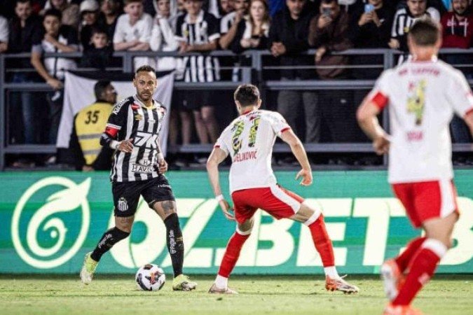 Neymar pede reação da equipe no Campeonato Brasileiro - (crédito: Foto: Raul Baretta/ Santos FC.) Neymar pede reação da equipe no Campeonato Brasileiro - (crédito: Foto: Raul Baretta/ Santos FC.)