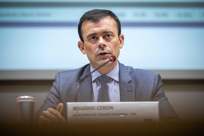 O secretário do Tesouro Nacional, Rogério Ceron, durante coletiva do RTN de abril de 2025, nesta quinta-feira (28/5). - (crédito: Diogo Zacarias/MF) O secretário do Tesouro Nacional, Rogério Ceron, durante coletiva do RTN de abril de 2025, nesta quinta-feira (28/5). - (crédito: Diogo Zacarias/MF)