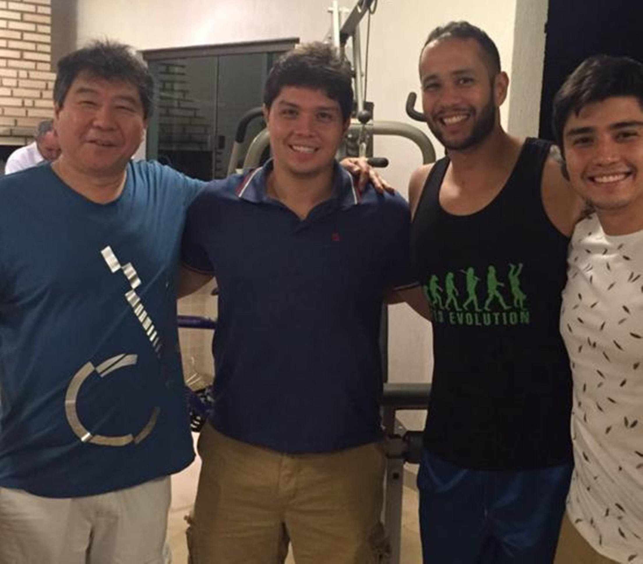 Toshio Nakamura, diretor do Galois, com os filhos