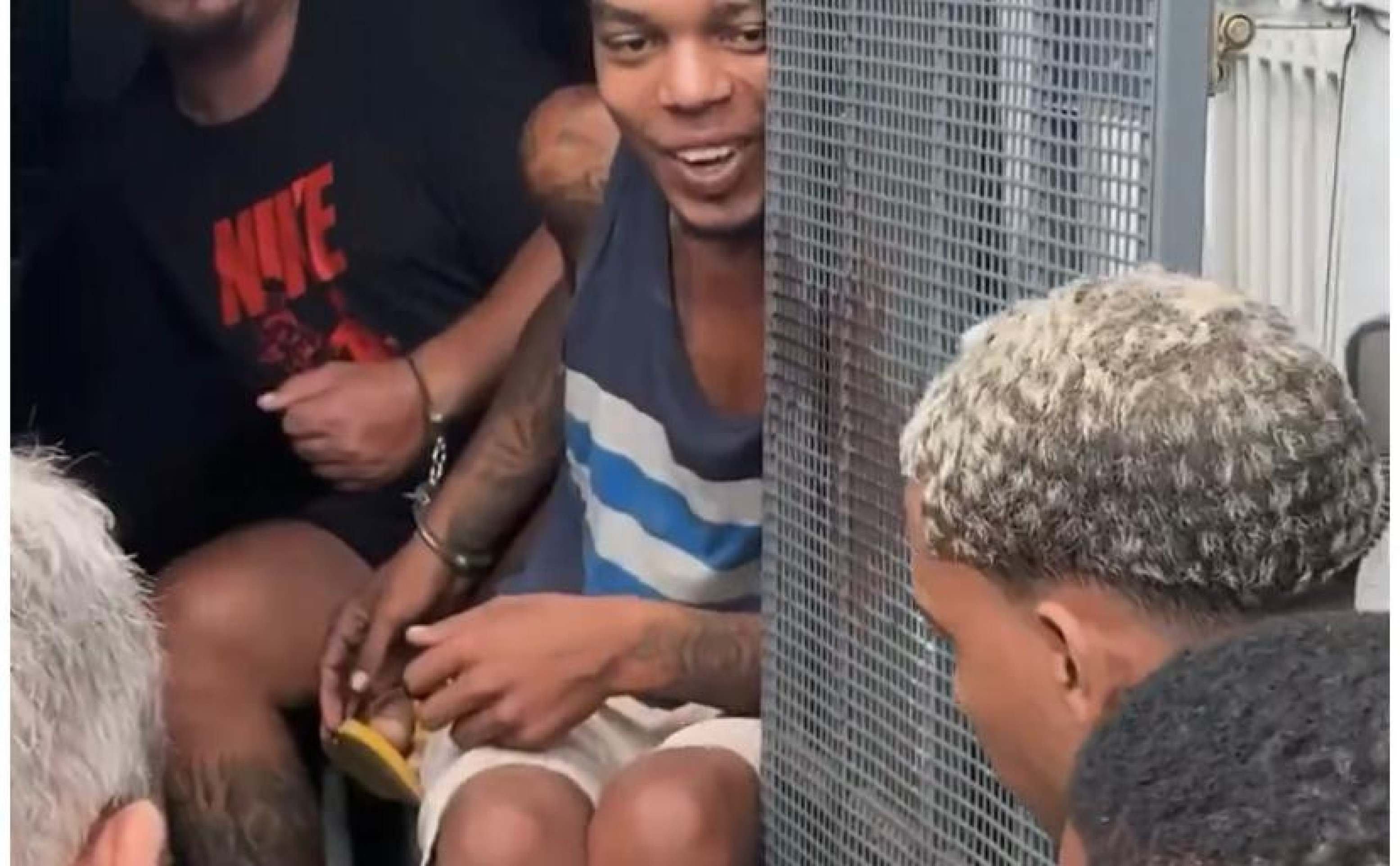 MC Poze do Rodo é levado em camburão para unidade prisional em Benfica