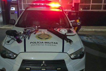 Dupla é detida por furtar salão de beleza durante a madrugada -  (crédito: PMDF/Divulgação)