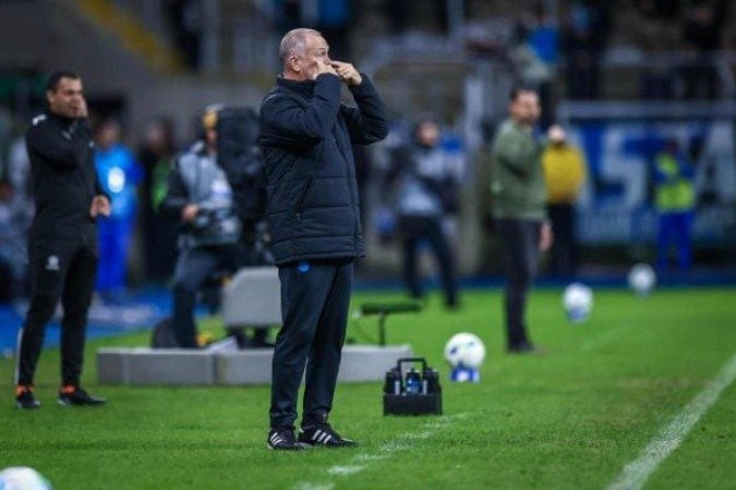 Mano Menezes analisa que Grêmio terá condições de emplacar uma evolução impactante somente após a paralisação da temporada para a disputa do Mundial de Clubes - (crédito: Foto: Lucas Uebel / Grêmio FBPA) Mano Menezes analisa que Grêmio terá condições de emplacar uma evolução impactante somente após a paralisação da temporada para a disputa do Mundial de Clubes - (crédito: Foto: Lucas Uebel / Grêmio FBPA)