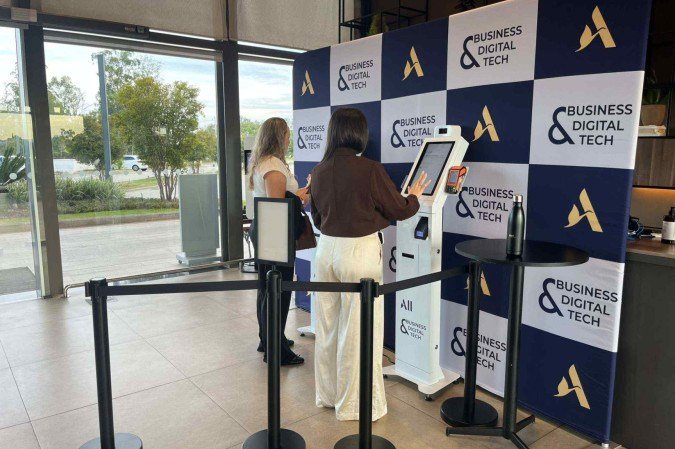 Tecnologia: totens de autoatendimento transforma a hotelaria brasileira - (crédito: Uai Turismo) Tecnologia: totens de autoatendimento transforma a hotelaria brasileira - (crédito: Uai Turismo)