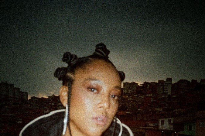 Negra Li lança novo projeto para celebrar 30 anos de carreira 